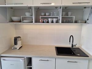 Live like a local 5th FLOOR apartment