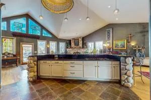 Paradise Valley River Lodge - 普雷