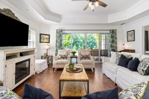 Whisper Way Retreat, 3bed 3bath, Near Attractions, Membership, 1046