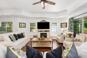 Whisper Way Retreat, 3bed 3bath, Near Attractions, Membership, 1046