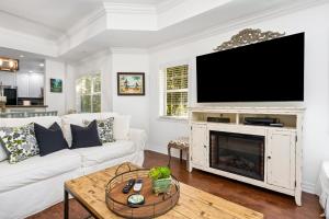 Whisper Way Retreat, 3bed 3bath, Near Attractions, Membership, 1046