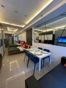 Kys 3 staycation near NAIA mall of asia