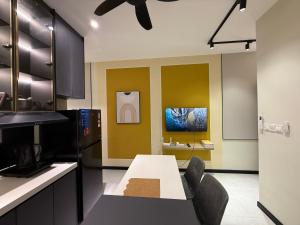 Neu Suites Service Apartment By Moonlight
