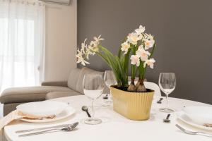 Piraeus Seaside Escape