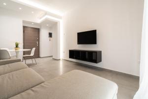 Piraeus Seaside Escape