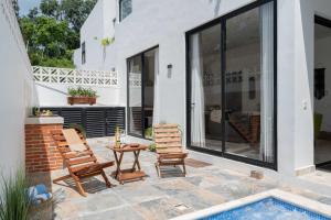 Casa Laura - Tulum - Private Townhome For 6 Guest - 3 Bedrooms - 5 Beds- Restaurant Walking Distance