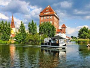 Houseboat on the Peene in Demmin