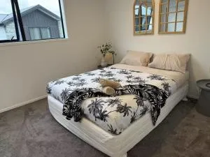 A Quiet Modern and Brand New Gem - 上哈特