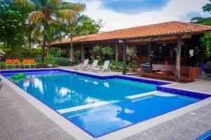 Casa Campestre Exclusiva con Piscina - Rozo - Rozo
