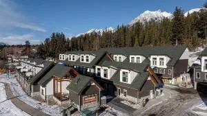 Skyridge Townhomes by StayIn - Banff