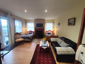 Ben Levy House Rental Suite, Clonbur Village
