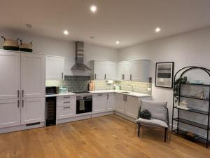 Beautiful 2 Bed Apartment on the Beach