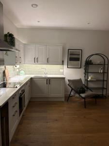 Beautiful 2 Bed Apartment on the Beach