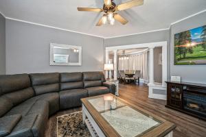 Downtown CDA 3BR 2B with Workspace 8 guests