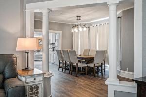 Downtown CDA 3BR 2B with Workspace 8 guests