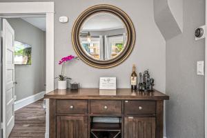 Perfect for Work & Play, 3BR 2BA with Office & WiFi