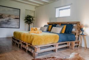 Planty - studio with bath tub