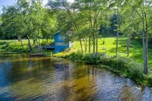 In the clouds your cozy- lake house - Swan Lake