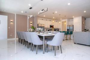 Stunning 15 suites close to Disney