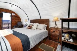 Zion White Bison Glamping & RV Resort - Apple Valley