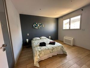 Villas Maison paisible toute equipee, piscine chauffee : photos des chambres