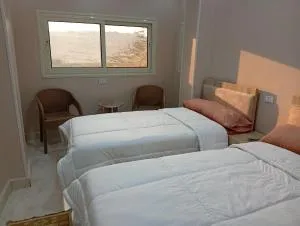 Memo pyramids view - Nazlet el Simmân