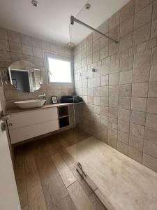 Villas Maison paisible toute equipee, piscine chauffee : photos des chambres