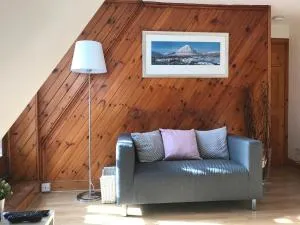 STYLISH APARTMENT with PRIVATE ROOF TERRACE - Granton