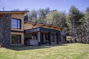 Villa la Angostura Casa frente al Lago