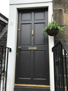 STYLISH APARTMENT with PRIVATE ROOF TERRACE