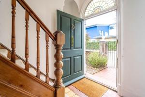 Swift Host - 4 Bedrooms - Beautiful Period Property - Parking - Garden