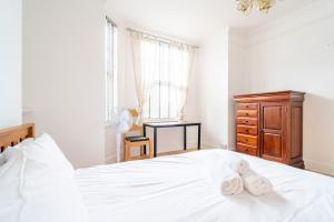 Swift Host - 4 Bedrooms - Beautiful Period Property - Parking - Garden