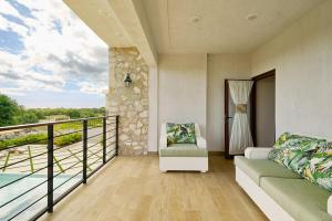 Villa La Chiquita Paradise Pool and BBQ