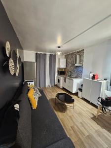 Apt at stlazarre opera haussman