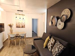 Apt at stlazarre opera haussman