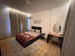 Florence family 2BDR Apt - min from Serdika w WiFi