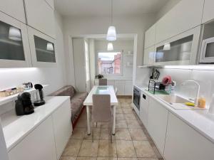 Florence family 2BDR Apt - min from Serdika w WiFi