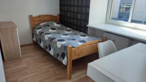 Bright 2-BDRM central apartment