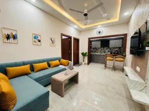 Home Escape 1BHK Elite Near Mahalaxmi Nagar - Sipra