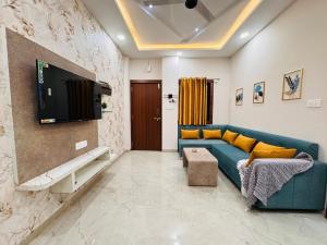 Home Escape 1BHK Elite Near Mahalaxmi Nagar