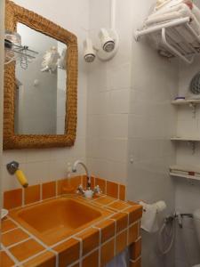Maisons d'hotes Les Grimaldines - Maison d'Hotes : photos des chambres