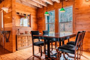 Poconos Mansion with Pool Hot Tub and Sauna Tennis and Lake