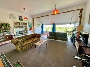 Mid Century Beach Front Gem With Panoramic Views - Patea