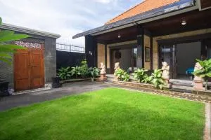 Shamrock House Sanur - 沙努尔