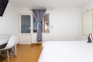 Dorado Airport - Room