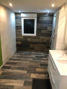 La Ruine Single-family House with Hot Tub