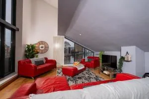 Luxury 5-Bed Penthouse with Free Parking & Views - 贝尔法斯特