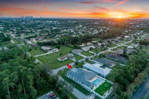 Blue Diamond Beach Home