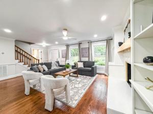 Beautiful Estate in 4 acres of land in Chapel Hill - Ubytování bez kategorie ve městě Chapel Hill