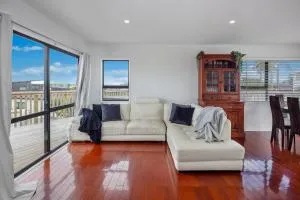 The Ultimate Deck House - One Tree Point